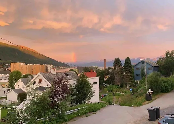 Cozy Centrally Located In Apartamento Tromsø